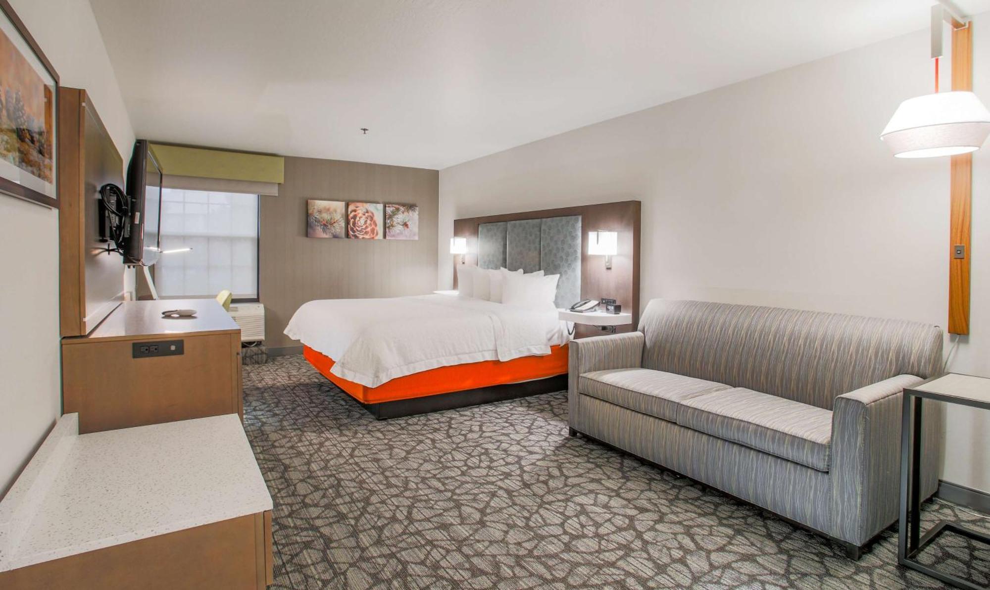 Hampton Hotel 3*